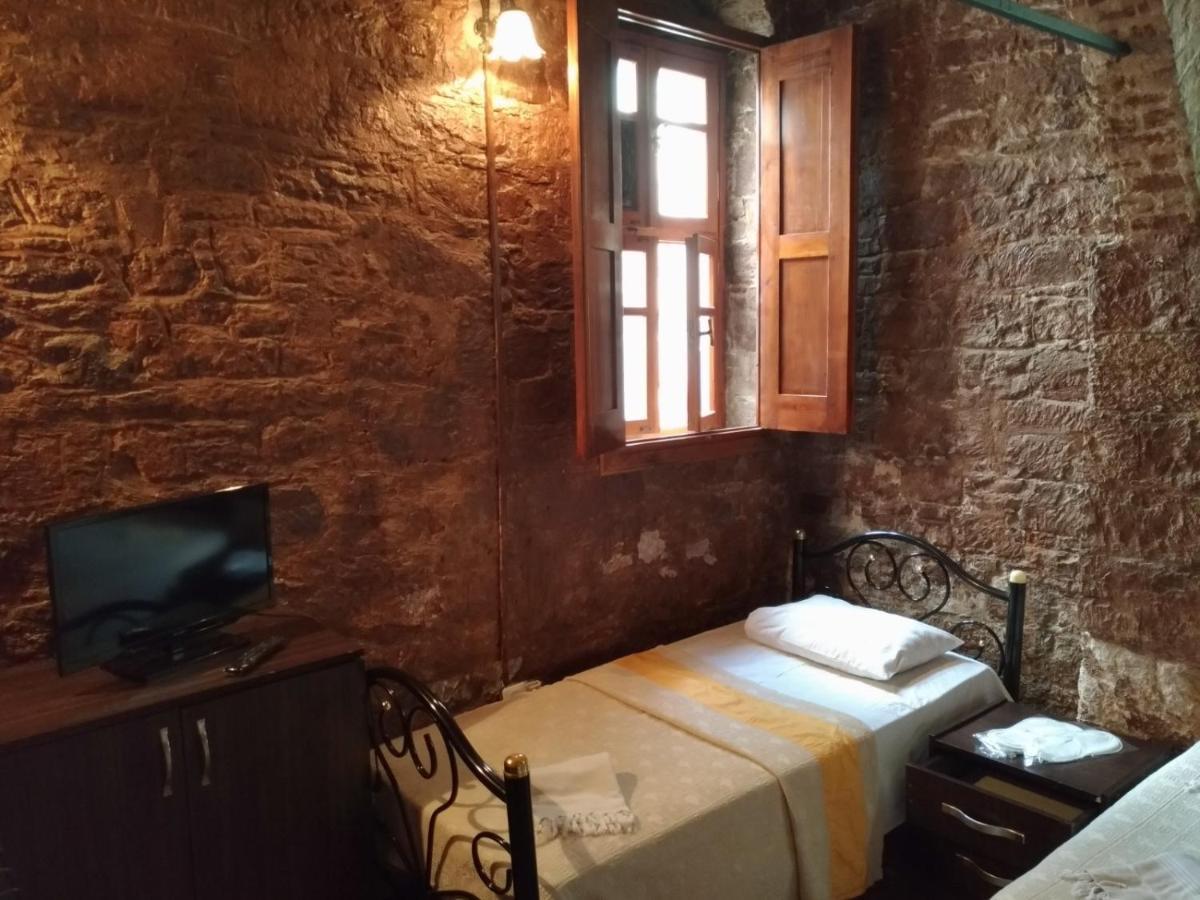 Ayfada Cafe & Pension Айвалык Экстерьер фото
