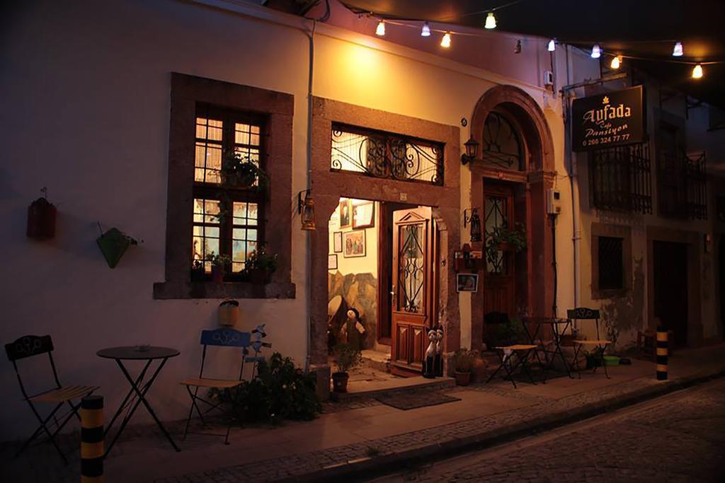Ayfada Cafe & Pension Айвалык Экстерьер фото