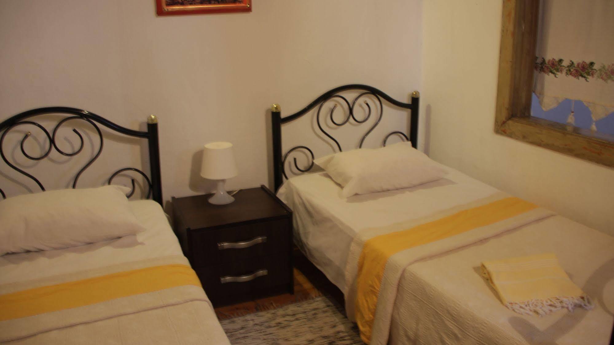 Ayfada Cafe & Pension Айвалык Экстерьер фото